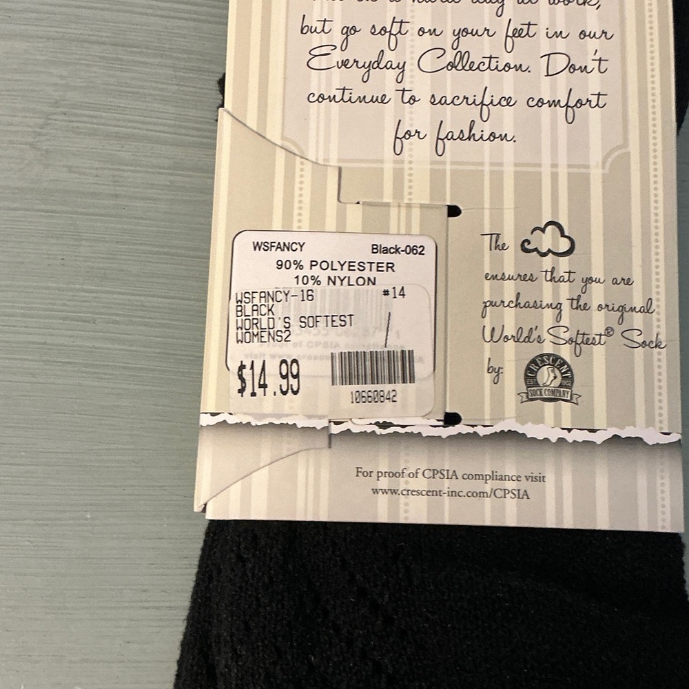 World’s Softest NWT Black Fancy Knee-hi Boot Sock Women’s Shoe Size 6-10 - Picture 6 of 6